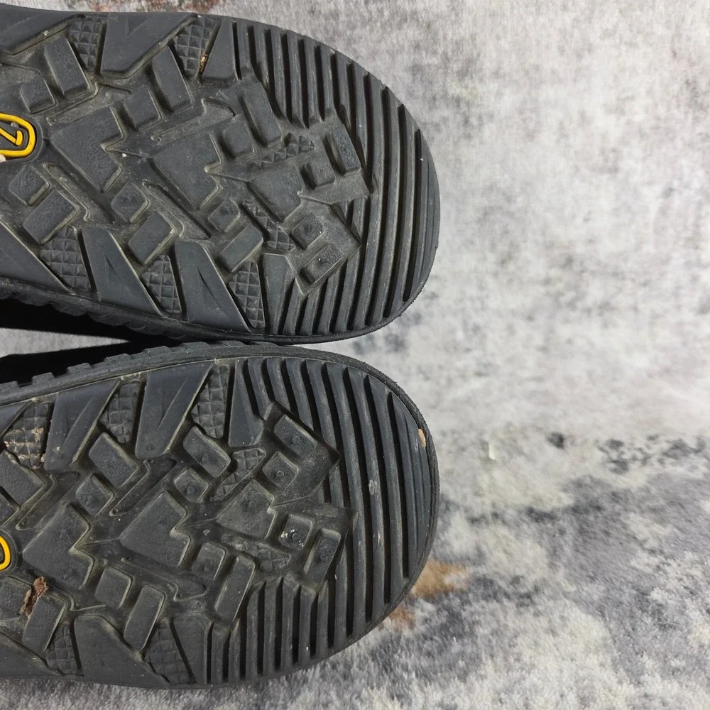 Keen WK400 Walking Shoes womens 7 Triple Black Mesh Athletic Sneakers Utility